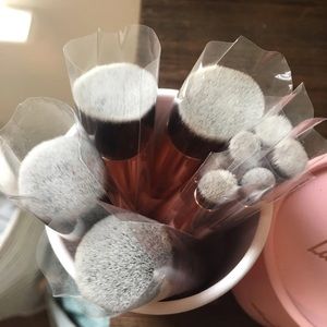 Lamora face and eye makeup brushes